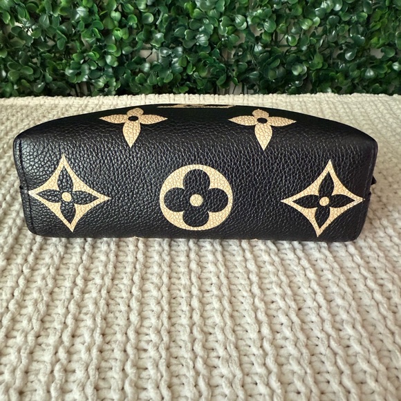 Louis Vuitton Black Empriente Leather Cosmetic Bag - Picture 5 of 10